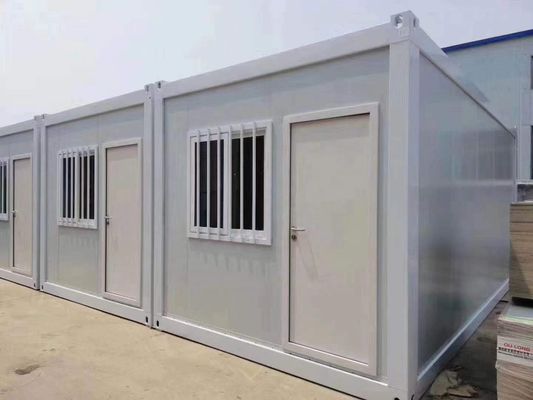 Μικρό σπίτι με PVC συρόμενο παράθυρο σε φορητό σχέδιο